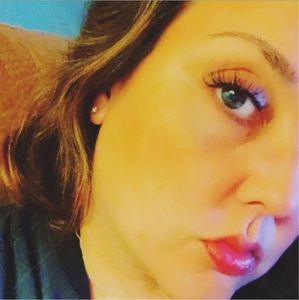 Meet your Posher, Jacqueline